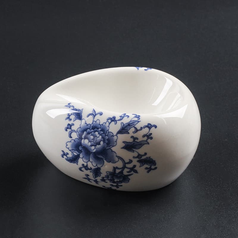 ReignSword Ceramic Pipe Stand, Portable Oval Tobacco Pipe Rest, Desktop Display Rack Holder Base, Men's Smoking Accessory for Home Office Collection (Blue and White Porcelain) - 7