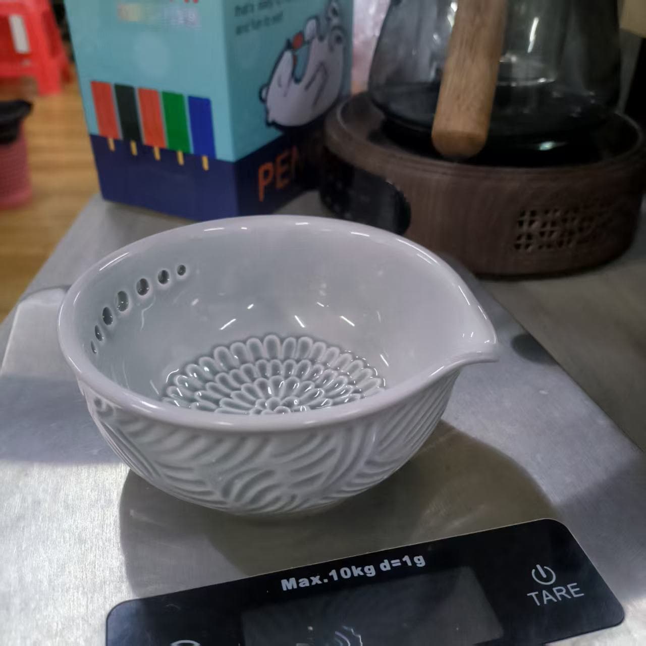 ReignSword Ceramic Garlic Grater Bowl, Gray Embossed Ginger Grater Plate with Stripping Holes, Multi-Use Grinder for Garlic Ginger, with Silicone Brush - 6