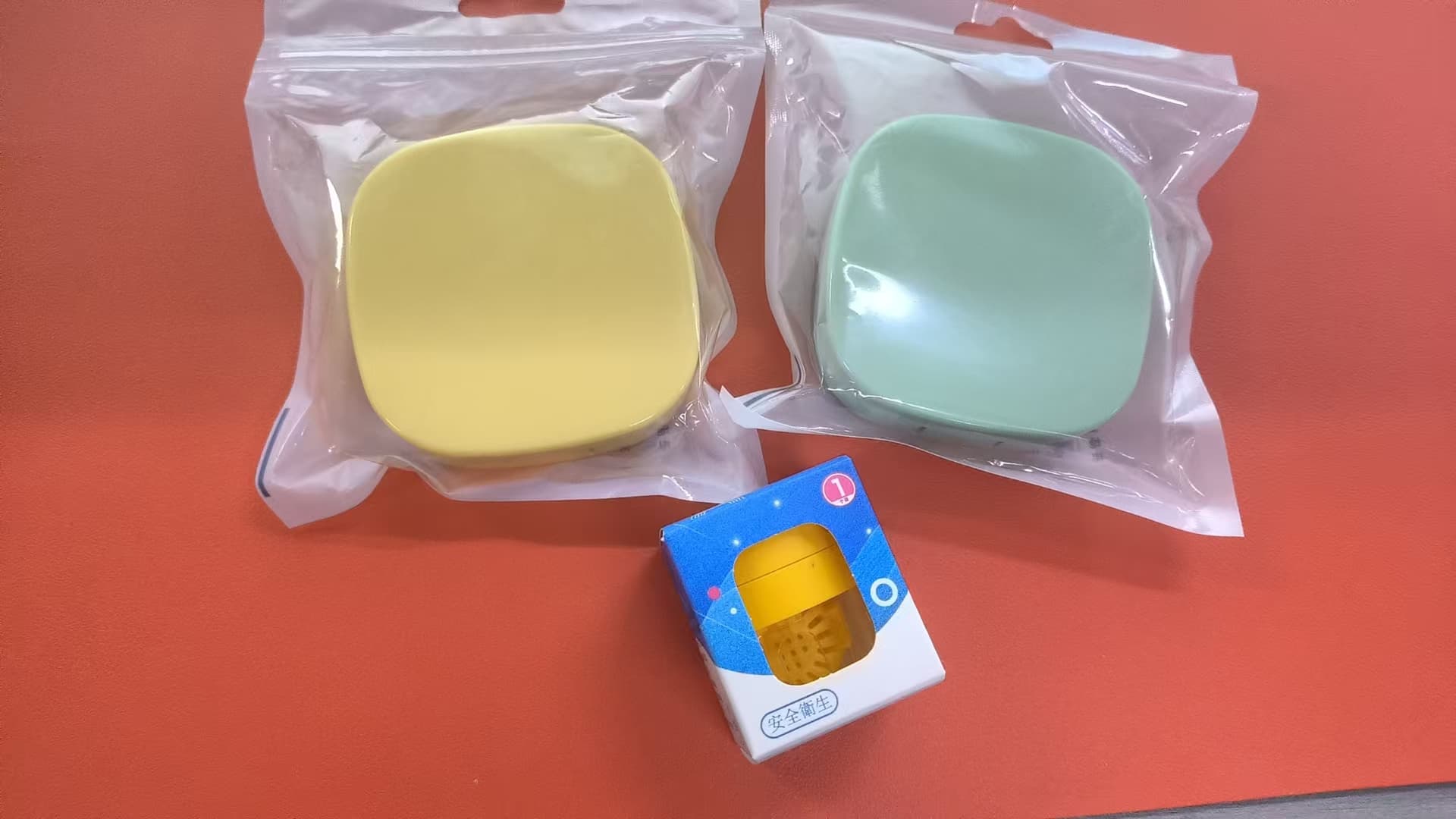 ReignSword 2 Pack Contact Lens Case with Manual Cleaner, Portable Travel Contact Cases Kit with Mirror for Daily & Outdoor Use,  Includes Solution Bottle Tweezers Cleaning Tool (Yellow & Green) - 7