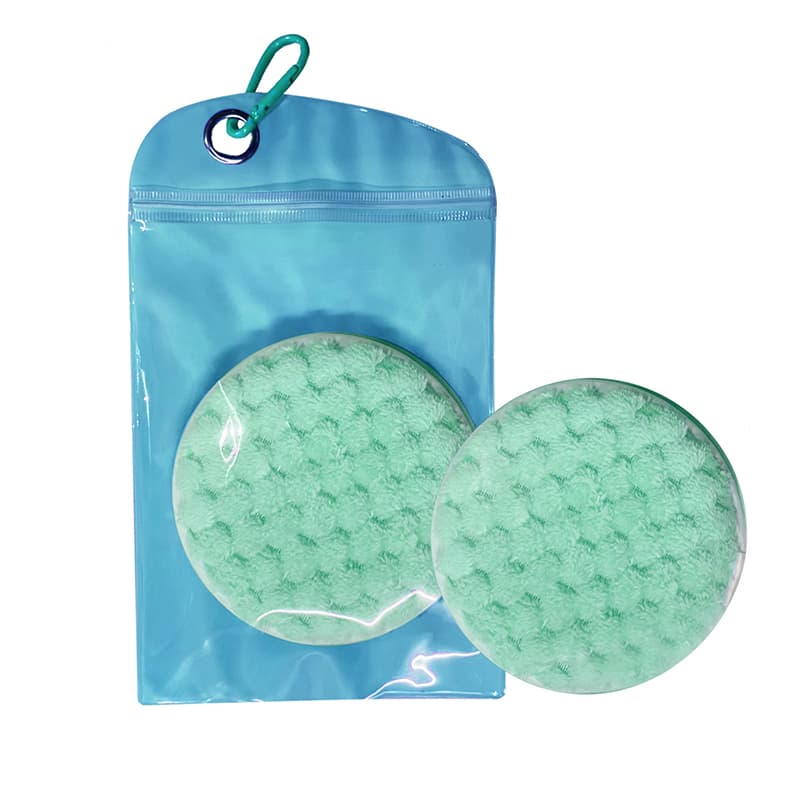 ReignSword Sand Remover for Beach, Reusable Sand Wipe Off Mitts with Carabiner, Talc-Free Sand Off Bags for Beach Vacation Camping Essentials (Green) - 6