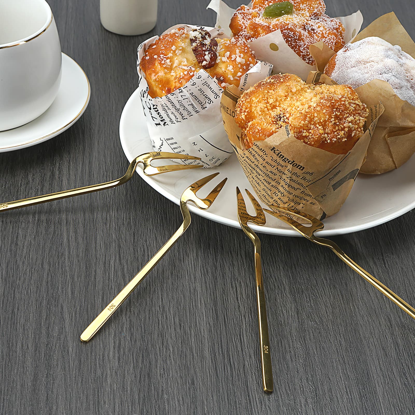 JANKOW 4Pcs Golden Appetizer Dessert Forks, Stainless Steel Mini Fruit Forks, Cocktail Forks, Tasting Forks, Small Cake Fork, Dishwasher Safe Easy to Clean - 3