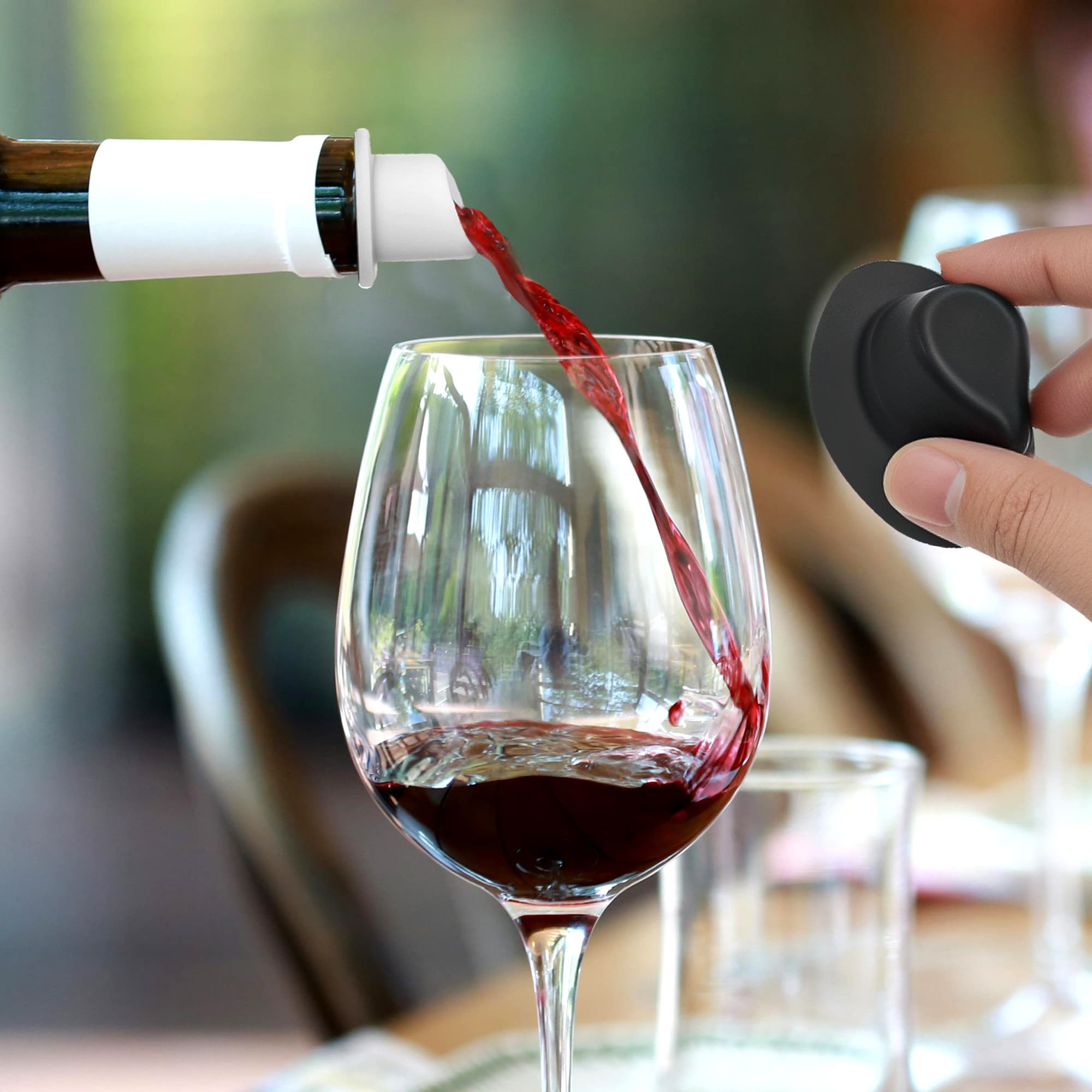 JANKOW 2 Pack Silicone Funny Wine Bottle Stopper with Cowboys Hat Design, Bottle Plug Leak Wine Bottle Sealer for Wines Champagne Beverage Beer, Preserving Taste for Parties and Gifts - 3