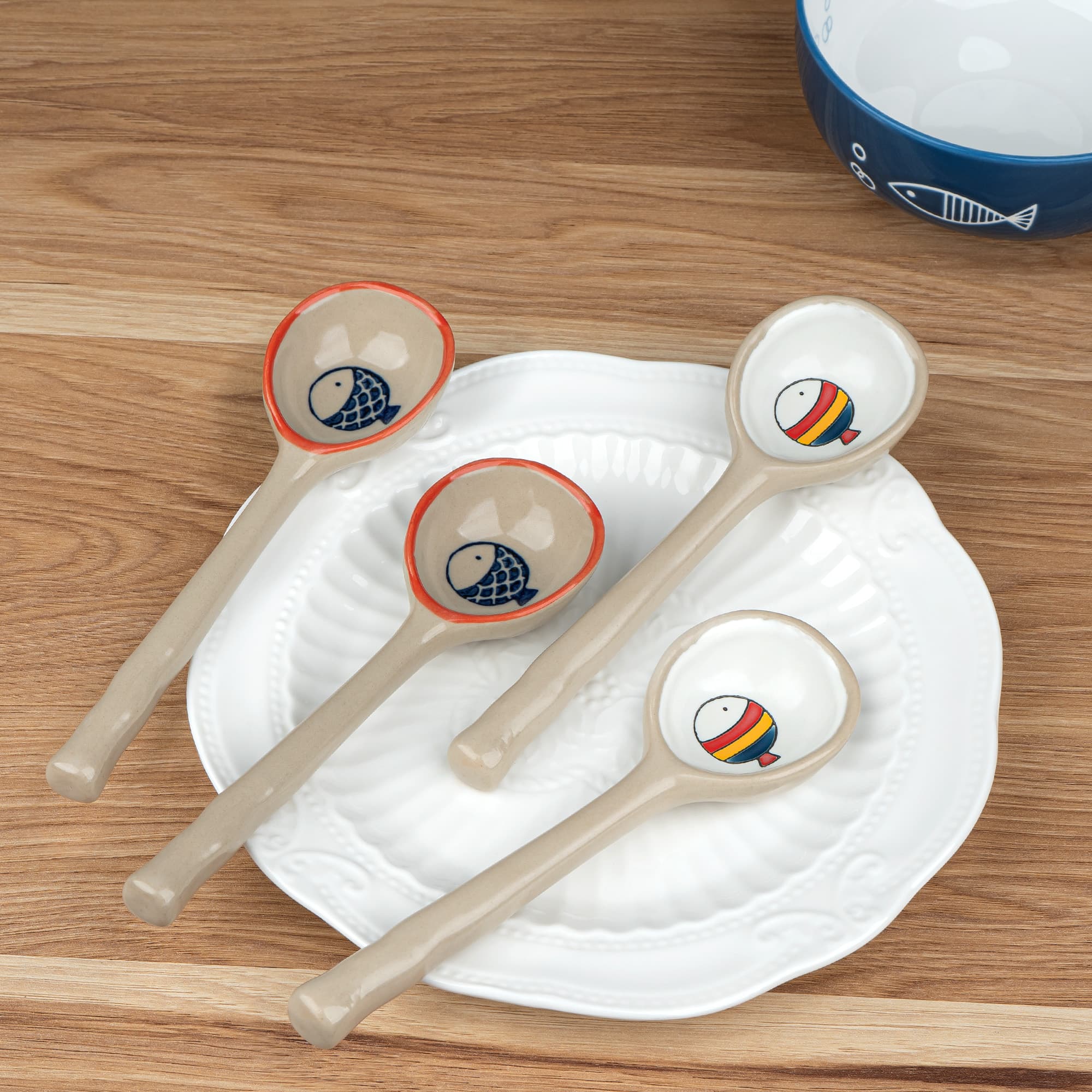 JANKOW 4 Pack Japanese Ceramic Soup Spoons - Hand-Painted Cute Animal Porcelain Spoons with Long Handle - Asian Soup Spoon Set for Ramen, Pho, Wonton, Miso Soup, Dumplings - 6.6 Inch - 4