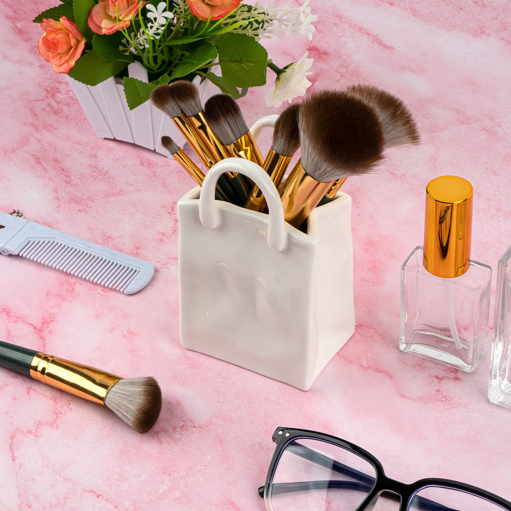JANKINGS Vintage Handbag Ceramic Pencil Holder, White Pen Cup Desk Organizer, Cute Aesthetic Ceramic Brush Holder, 1 Pack - 4