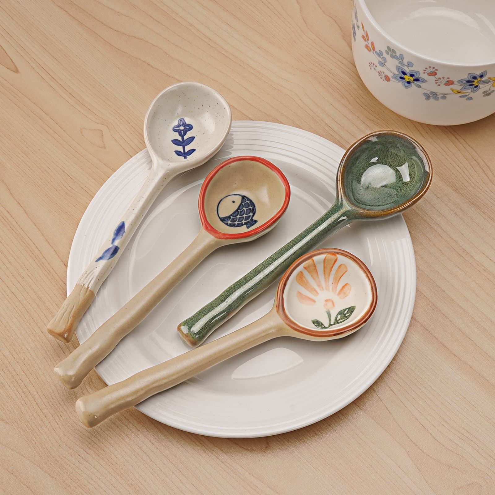 JANKOW 4 Pack Japanese Ceramic Soup Spoons, Slightly Larger Long Handle Design, Hand-Painted Porcelain Spoons for Miso, Wonton, Dumplings (Secure Packaging) - 5