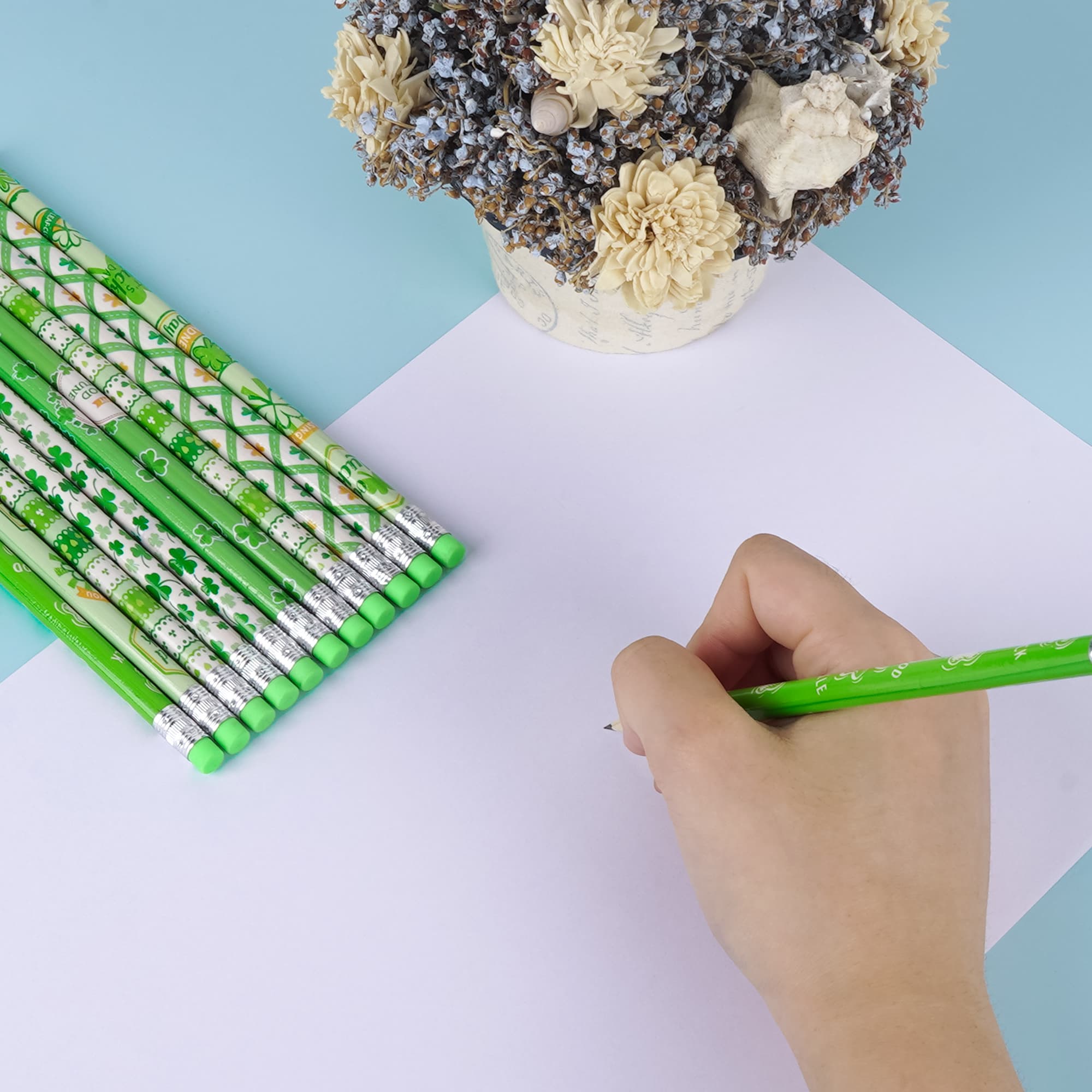 JANKOW 36 Pcs St. Patrick's Day Pencils Bulk - 6 Assorted Shamrock Patterns - HB Graphite Wood Pencils with Eraser for Classroom Rewards, Goodie Bag Fillers, Green Party Supplies - 2