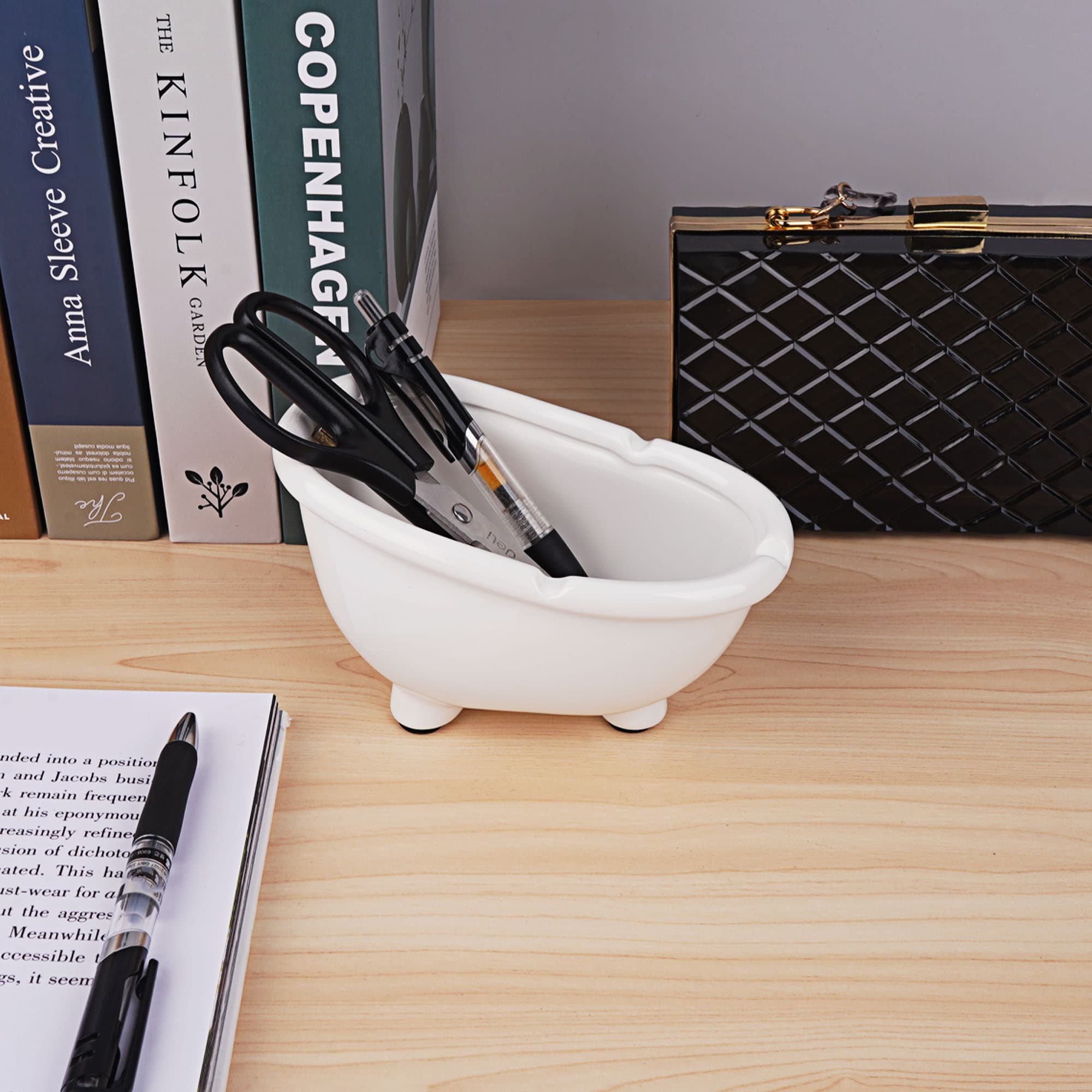 JANKOW Bathtub-Shaped Ceramic Ashtray, White, Novelty Decorative Tabletop Ash Tray for Cigarettes or Cigars, Indoor/Outdoor, 1-Pack - 5