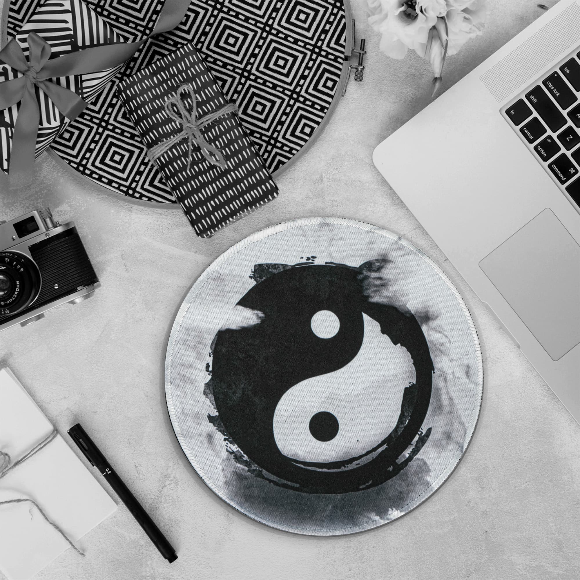 JANKOW Round Mouse Pad, Yin-Yang Design - Stylish and Multifunctional, Suitable for Office, Study, and Computer Room - 3